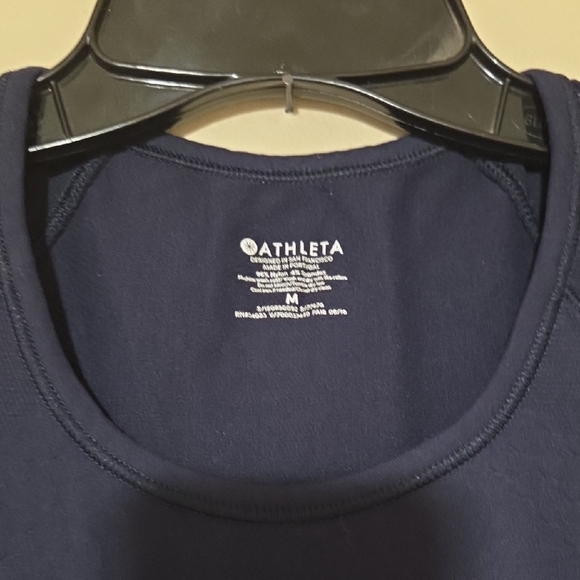 Sold Athleta Workout Exercise Yoga Tee - Picture 3 of 8